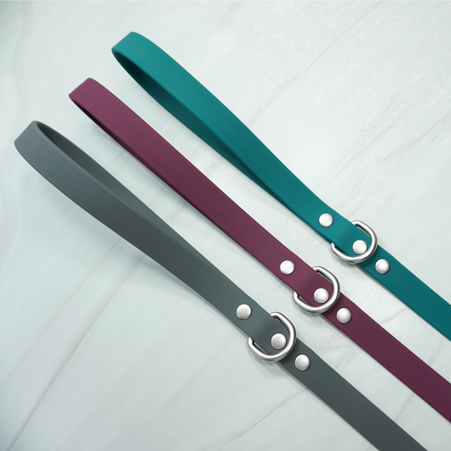 DJANGO Tahoe Waterproof Dog Leashes - Waterproof, dirt-resistant, odor-resistant, and easy-to-clean dog leash designed for muddy mountain trails, sparkling lakes, and dusty sidewalks. - djangobrand.com