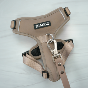 DJANGO Tahoe Dog Leash in Sandy Beige - Waterproof, dirt-resistant, odor-resistant, and easy-to-clean dog leash designed for muddy mountain trails, sparkling lakes, and dusty sidewalks. - djangobrand.com
